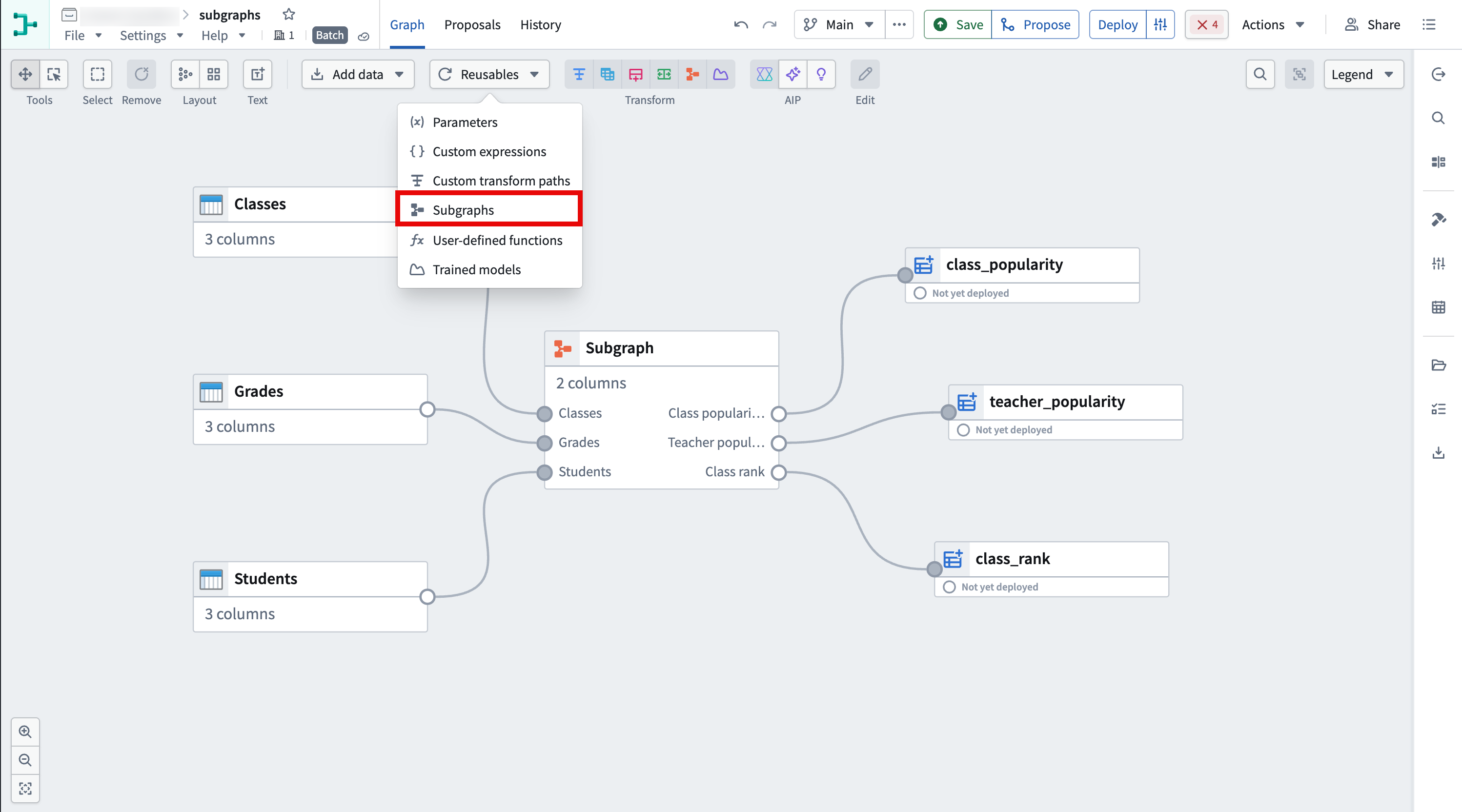 Pipeline Builder で変数・関数メニューが展開され、サブグラフの選択肢が強調表示されています。